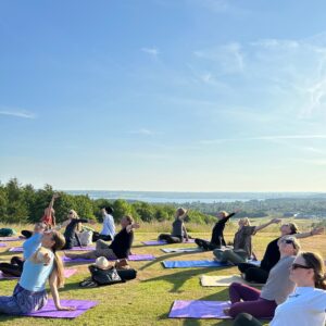 Gin & Yoga – Højt hævet over byen