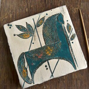 100 heste: Iransk-dansk sgraffito-workshop på ler